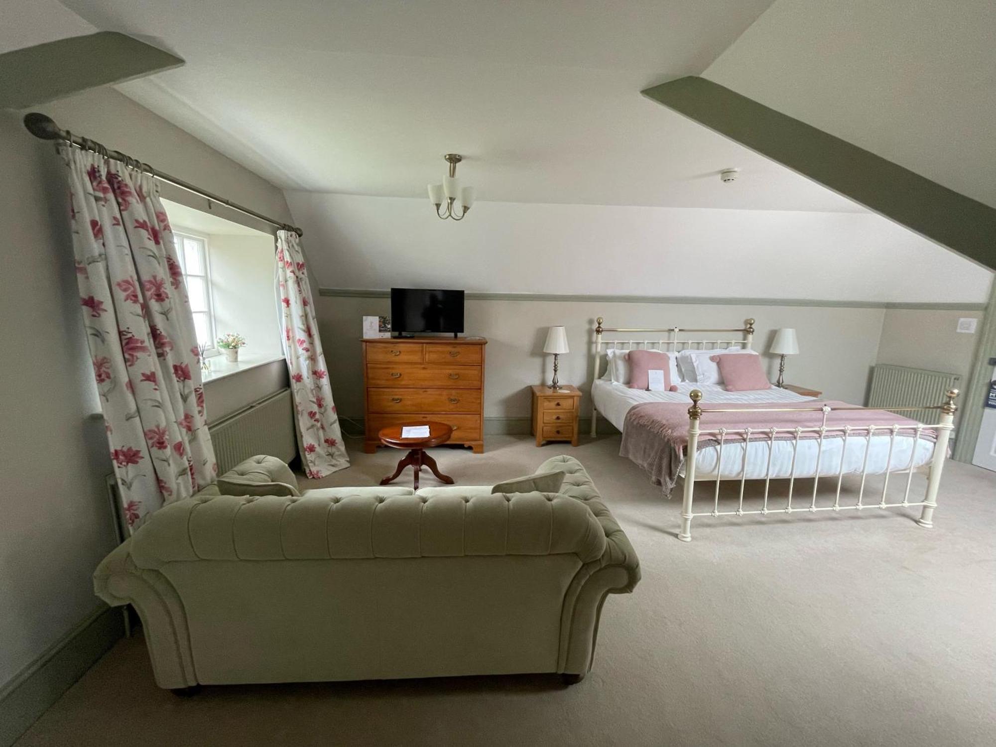 เดอะ เพนรอลต์ Hotel อาเบอร์พอร์ธ ภายนอก รูปภาพ